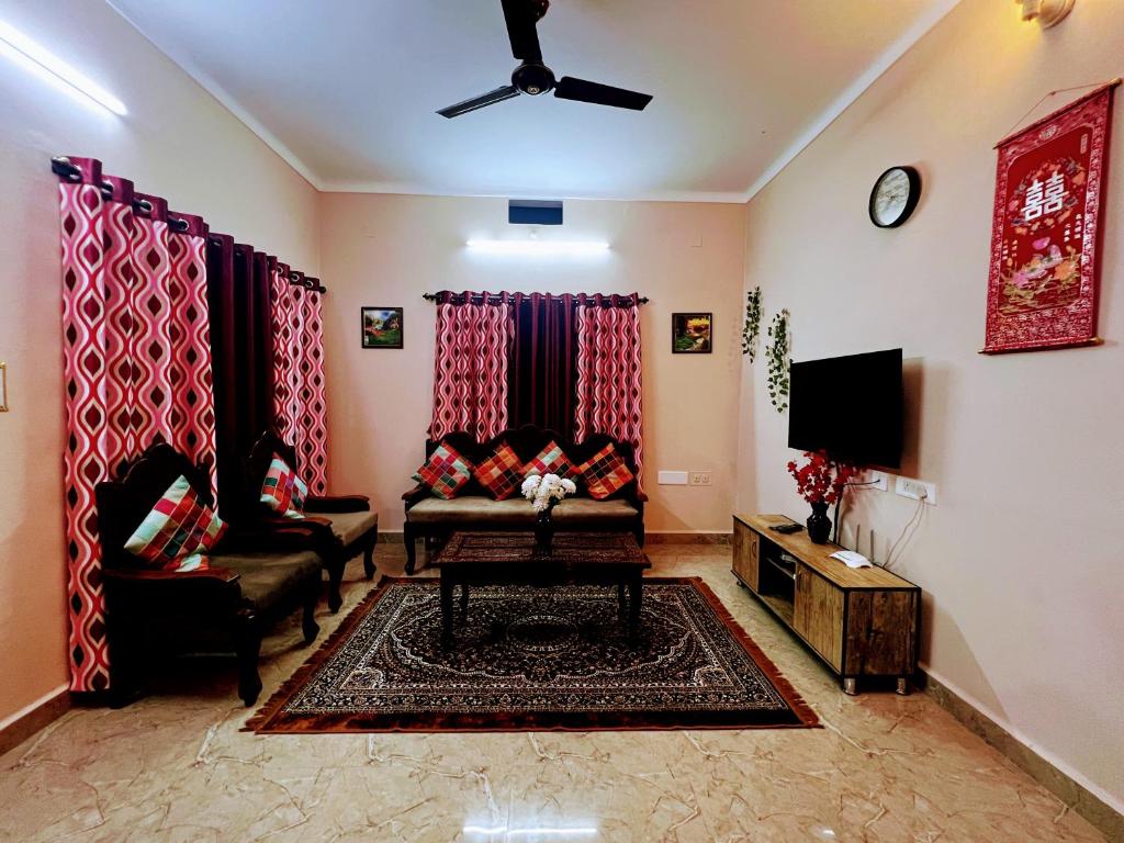 Peaceful villa amidst greenery within the city. - Two-Bedroom Villa