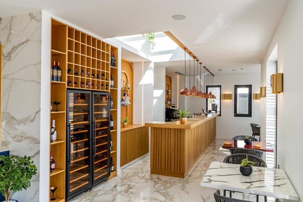 Kuchnia lub aneks kuchenny w obiekcie Cresanto Luxury Suites