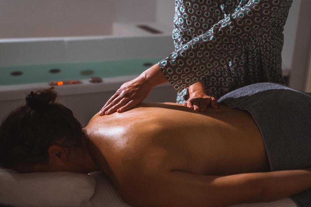 Zaplecze spa i wellness w obiekcie Cresanto Luxury Suites
