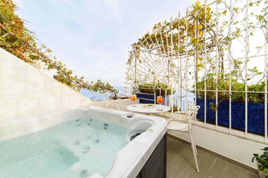 Palazzo Don Salvatore - Queen Room With Spa Bath