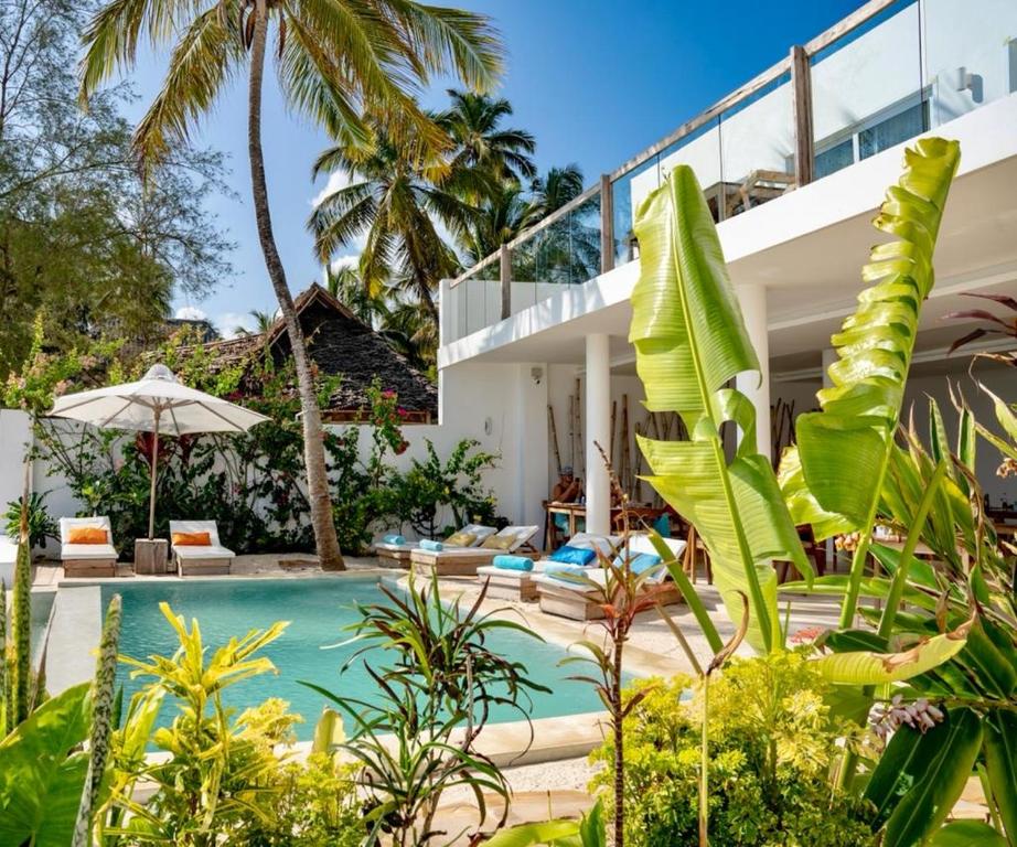 Bazén v ubytování Imara Beach Resort nebo v jeho okolí