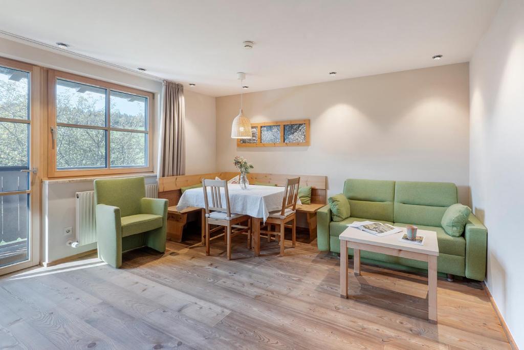 Posezení v ubytování Gästehaus Bramböck
