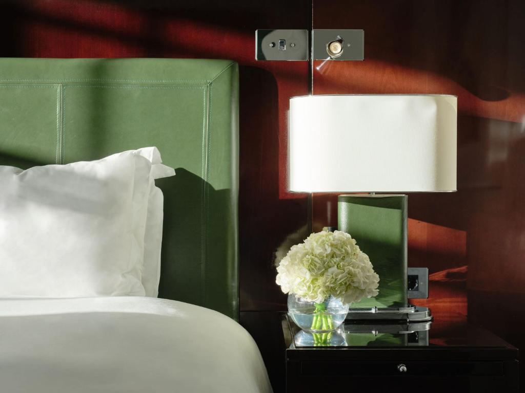 Sofitel London St James - Classic Queen Room