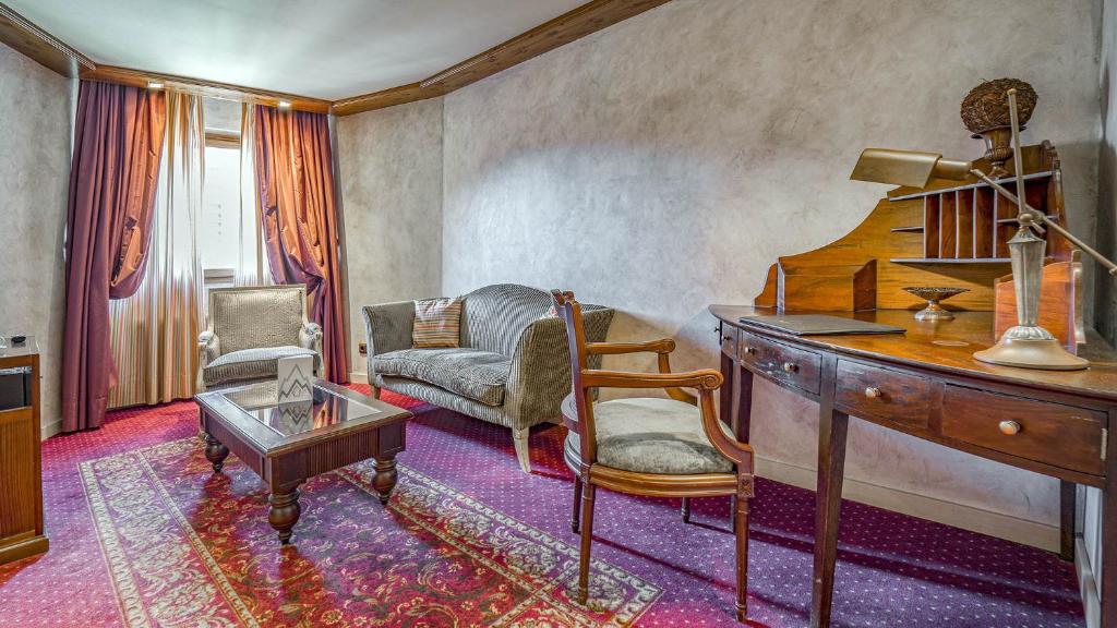 Posezení v ubytování Roc Blanc Hotel & Spa