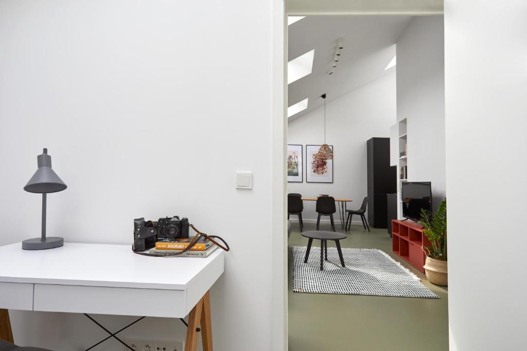 PLANTONIA Aparthotel - 9