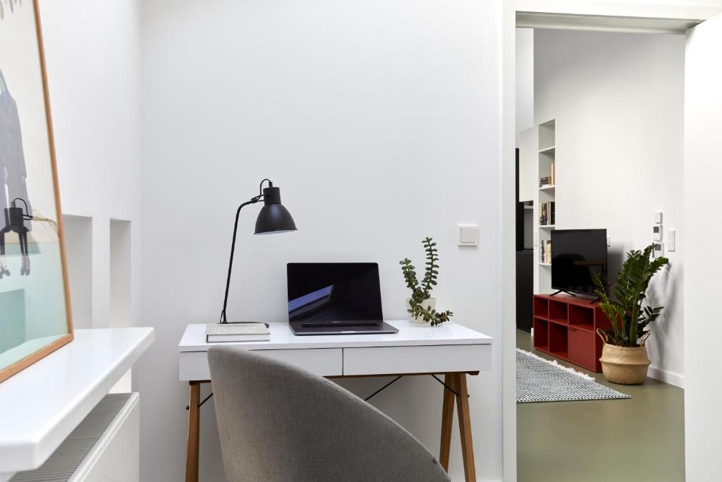 PLANTONIA Aparthotel - 19