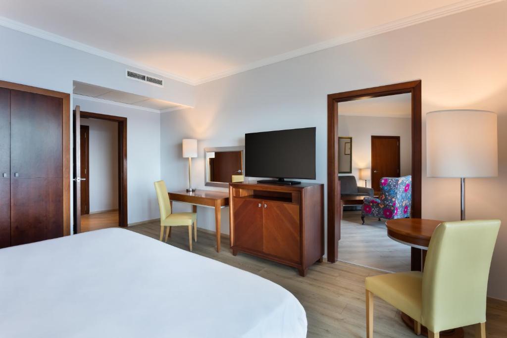 Radisson Blu Resort, Malta St. Julian's - Junior Suite With Balcony And Sea View