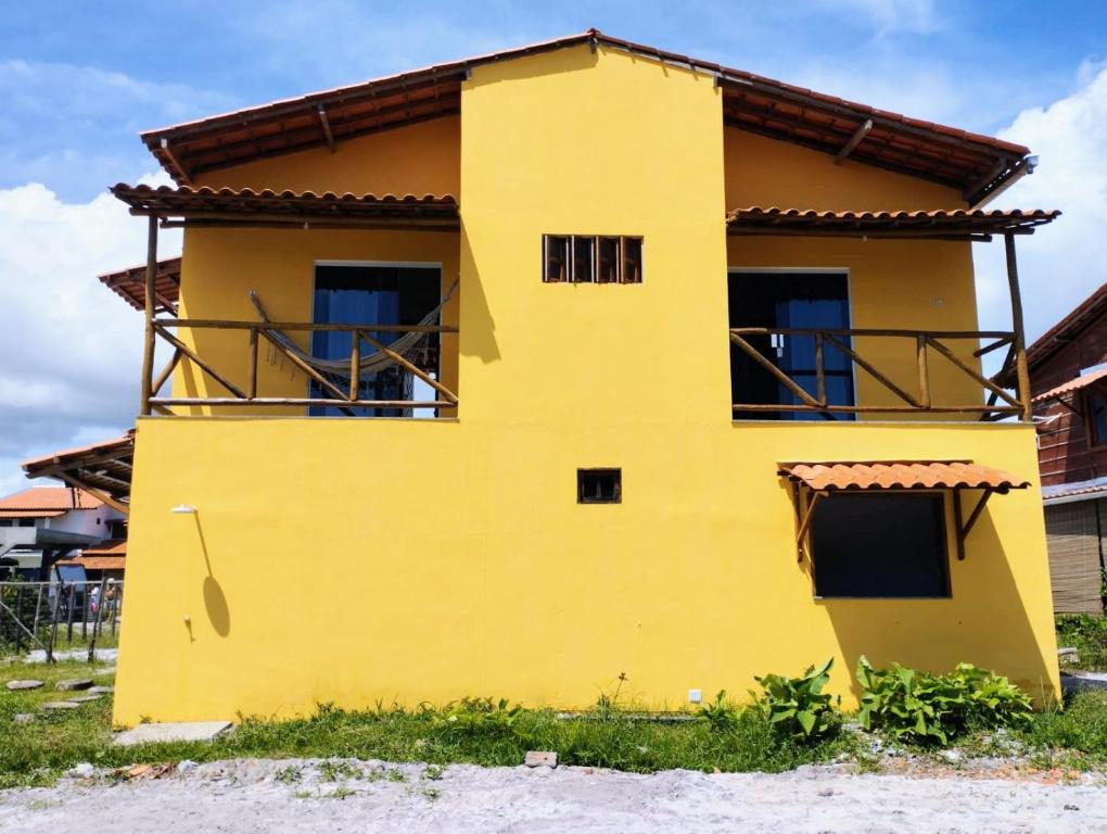 El edificio en el que está la casa vacacional