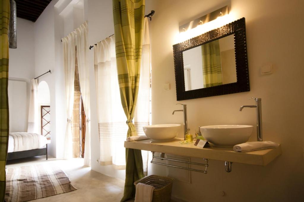 Vannituba majutusasutuses Riad El Maâti