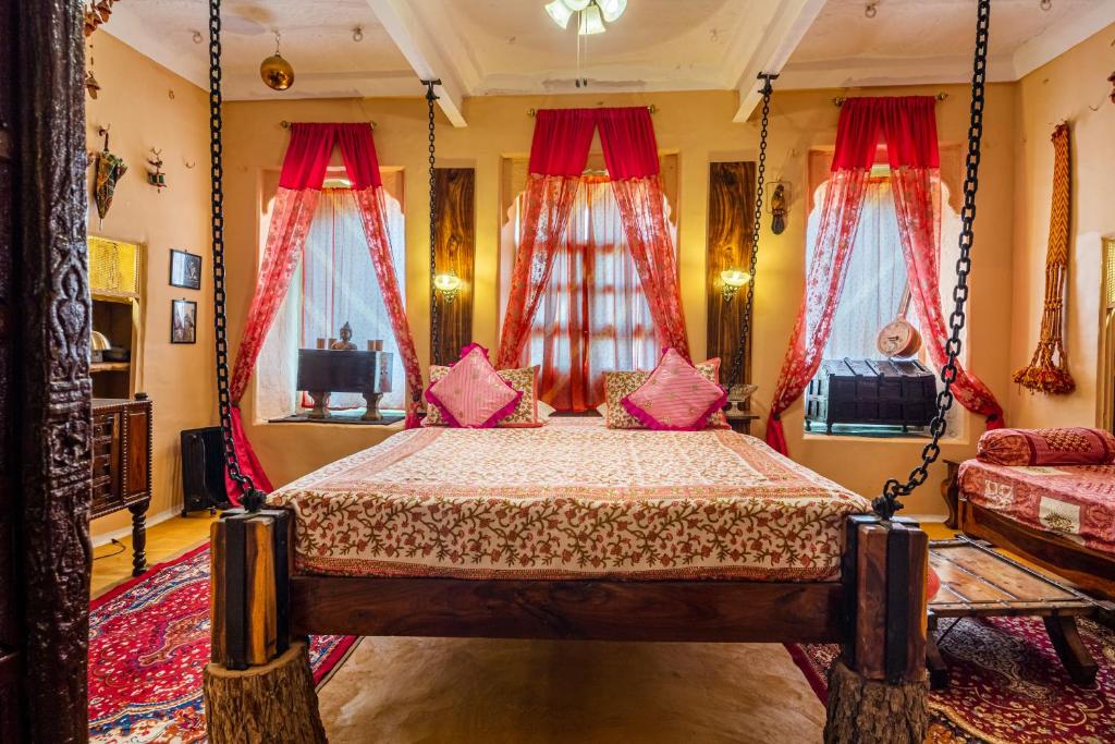 Postel nebo postele na pokoji v ubytování Hotel Desert Boy's - Royal Stay On Fort