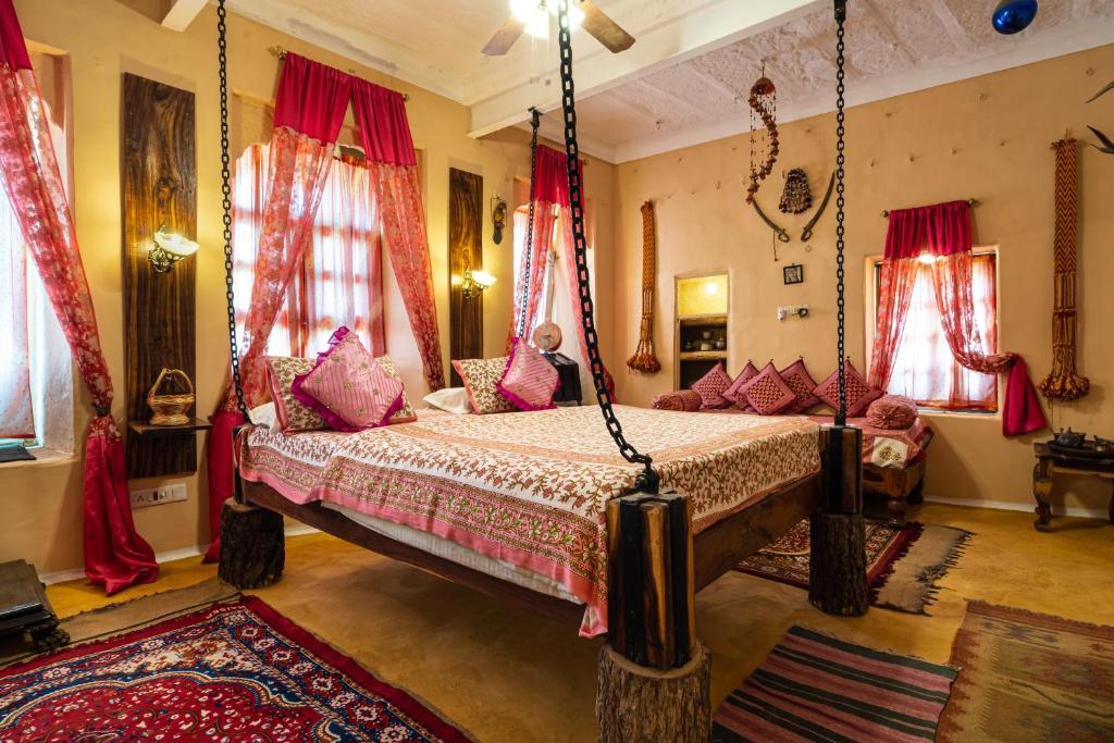 Postel nebo postele na pokoji v ubytování Hotel Desert Boy's - Royal Stay On Fort