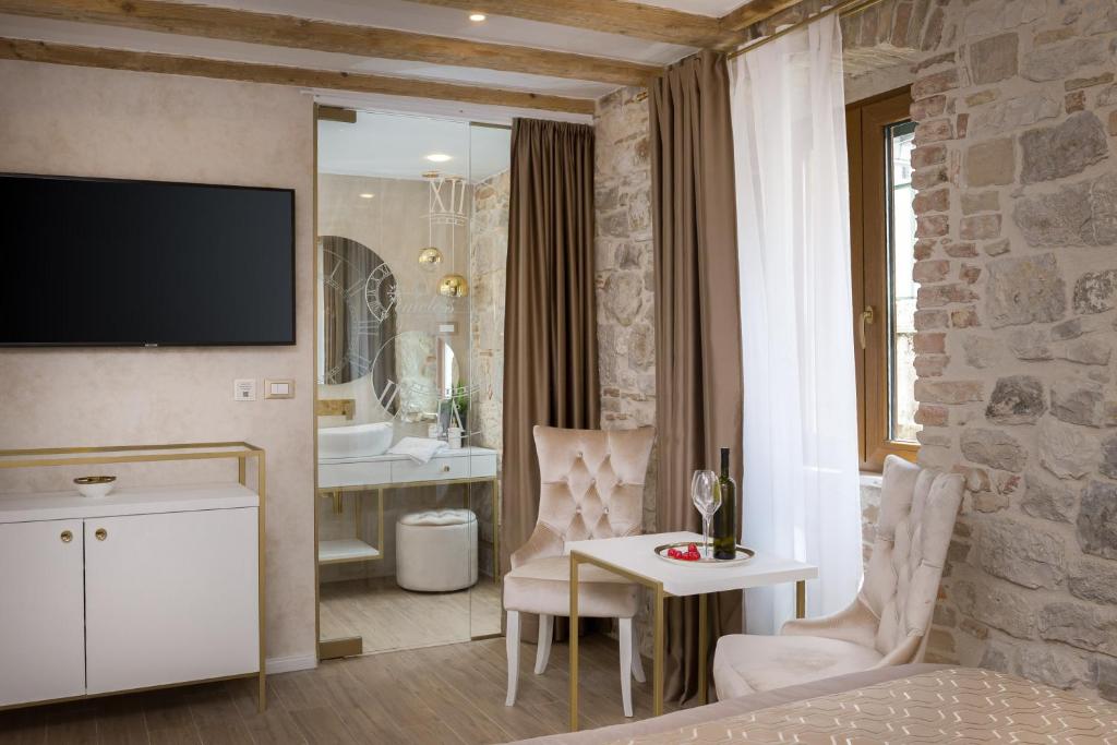 Le Premier Luxury Rooms - 1
