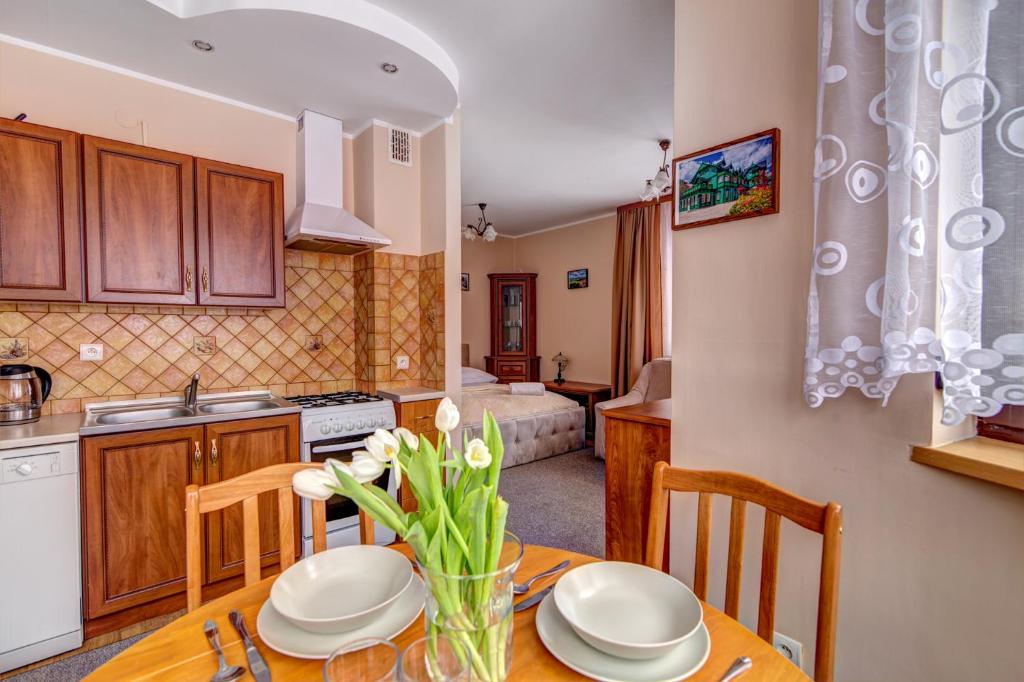 Krynica Apartamenty Centrum Deptak 2 - One-Bedroom Apartment
