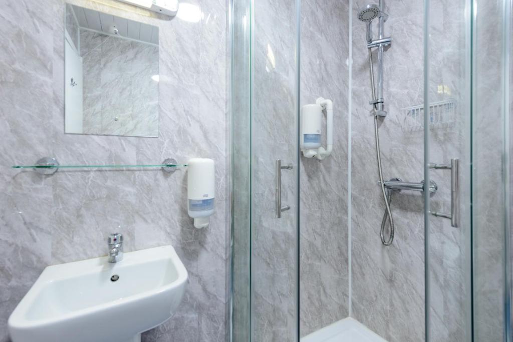 Somerset Hotel - 