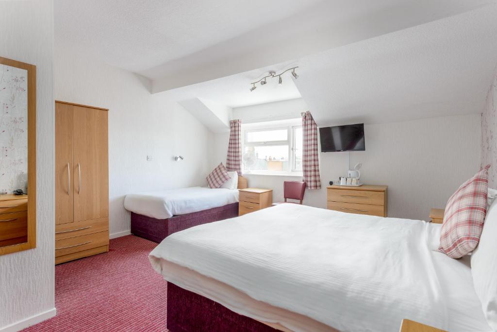 Somerset Hotel - 