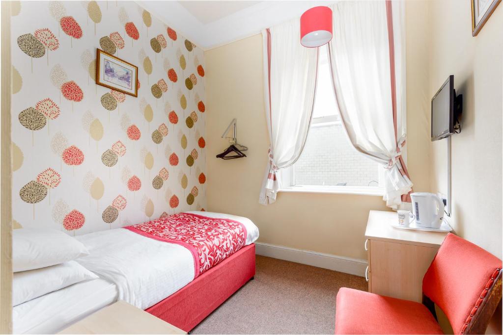 Somerset Hotel - 