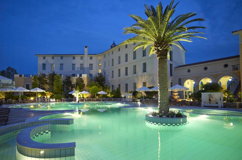 Bazén v ubytování Thermae Sylla Spa & Wellness Hotel nebo v jeho okolí