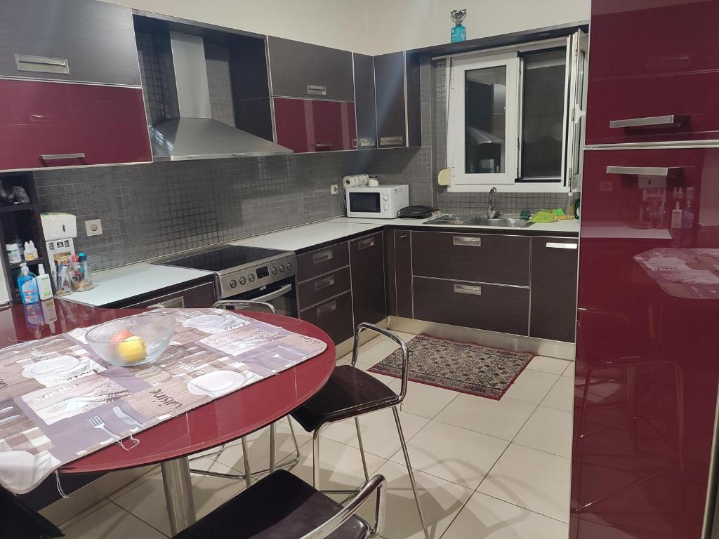 Όμορφο Διαμέρισμα με τζάκι και τζακούζι!, Τρίκαλα – Ενημερωμένες τιμές για  το 2023
