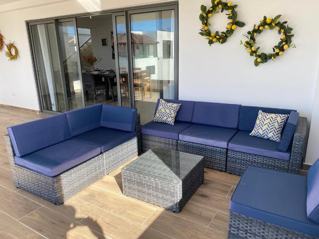 Posezení v ubytování Beachfront penthouse - Amar'e Aparthotel & Spa