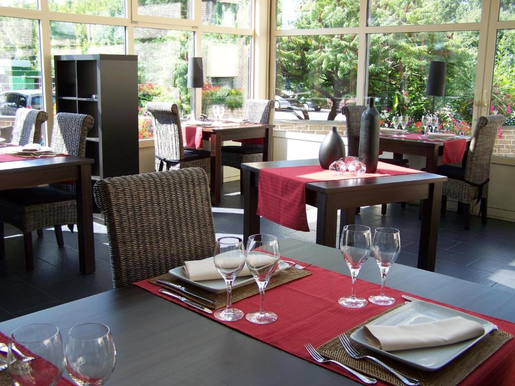 Restaurace v ubytování Threeland Hotel