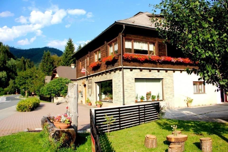 Nespecifikovaný výhled na hory nebo výhled na hory při pohledu z bed and breakfast