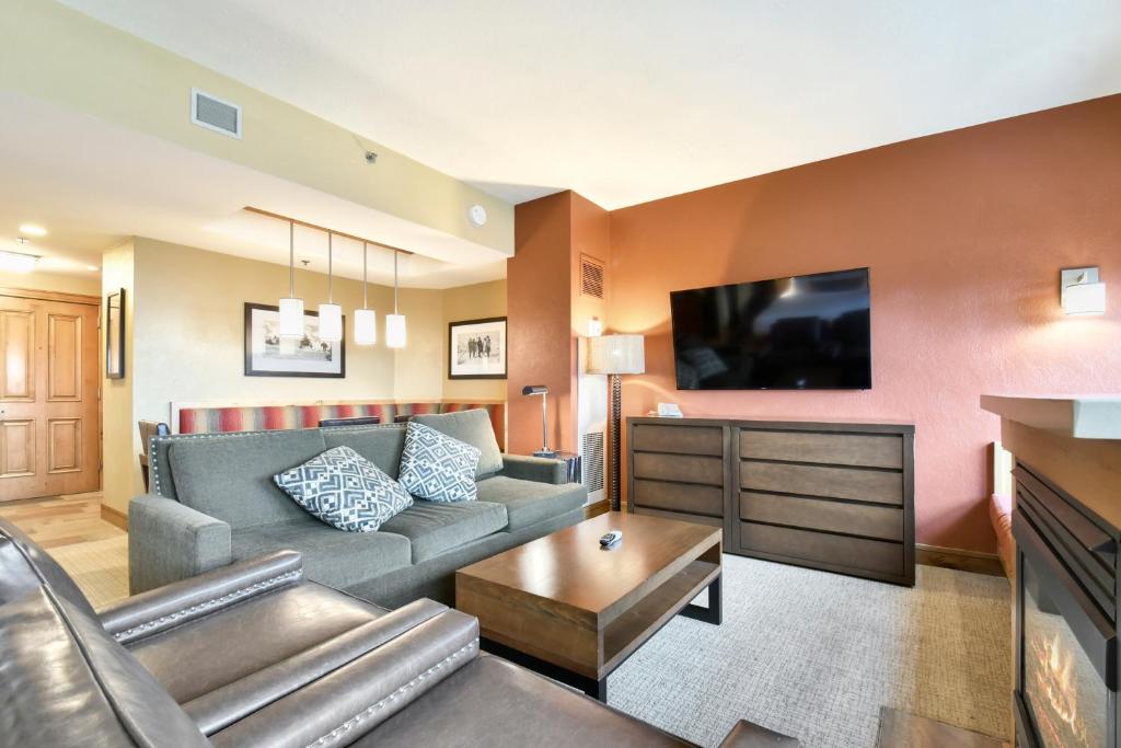 Grand Summit Lodge by Park City - Canyons Village - Deluxe Studio