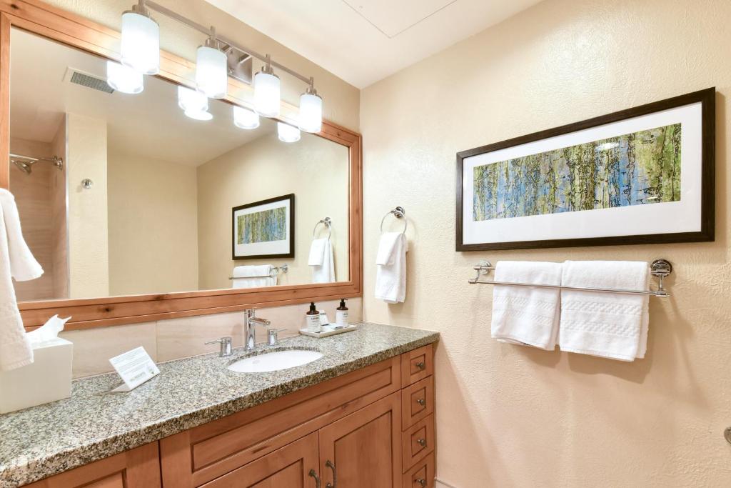 Grand Summit Lodge by Park City - Canyons Village - Deluxe King Studio
