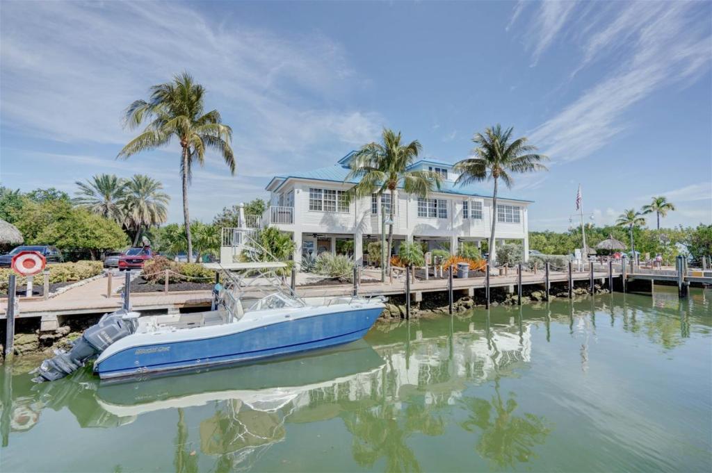 Apartment Island Escape at Ocean Pointe, Tavernier, USA