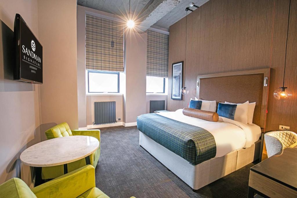 
Accessible Room, 1 King Bed
