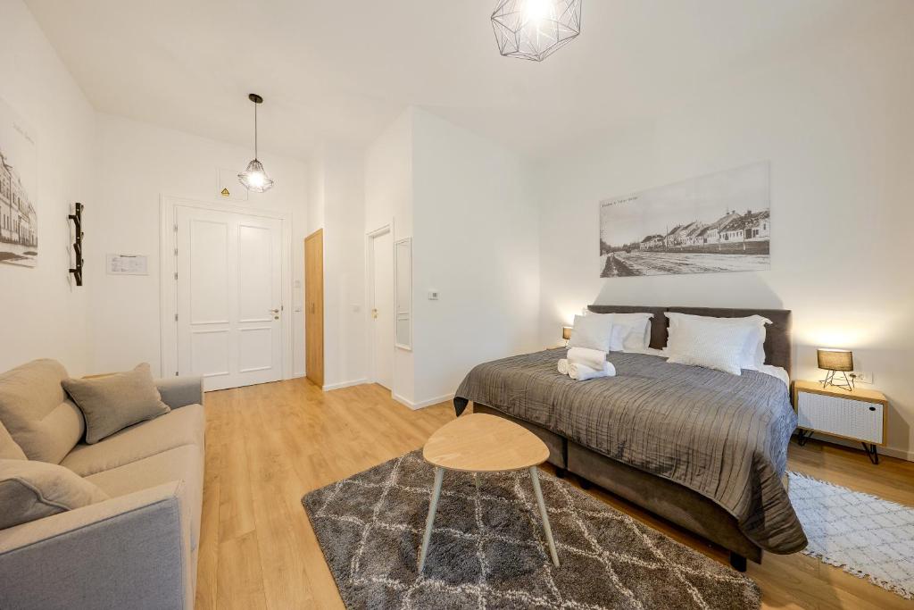 Chop Old House Hotel - 8