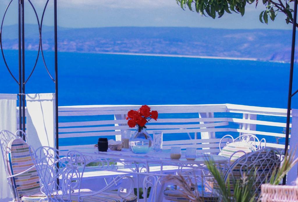 Un balcón o terraza de Lezaeta Bed and Breakfast