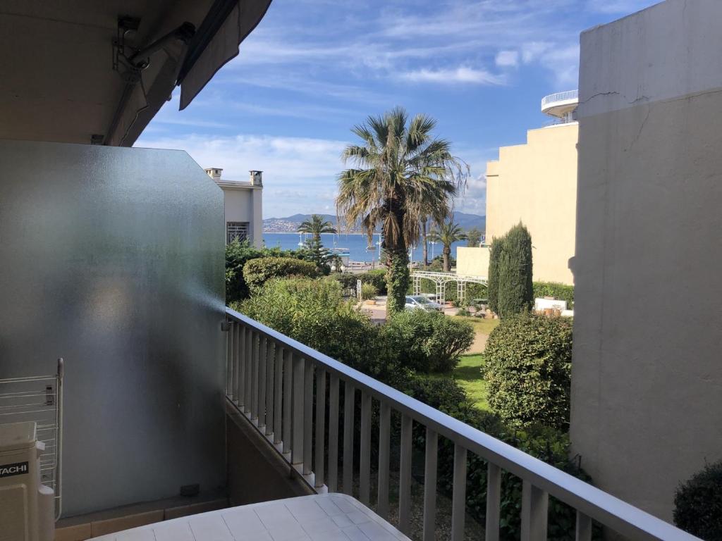 Studio climatisé 2/3 pers proche plage et commerces, balcon, Wi-Fi, parking dispo