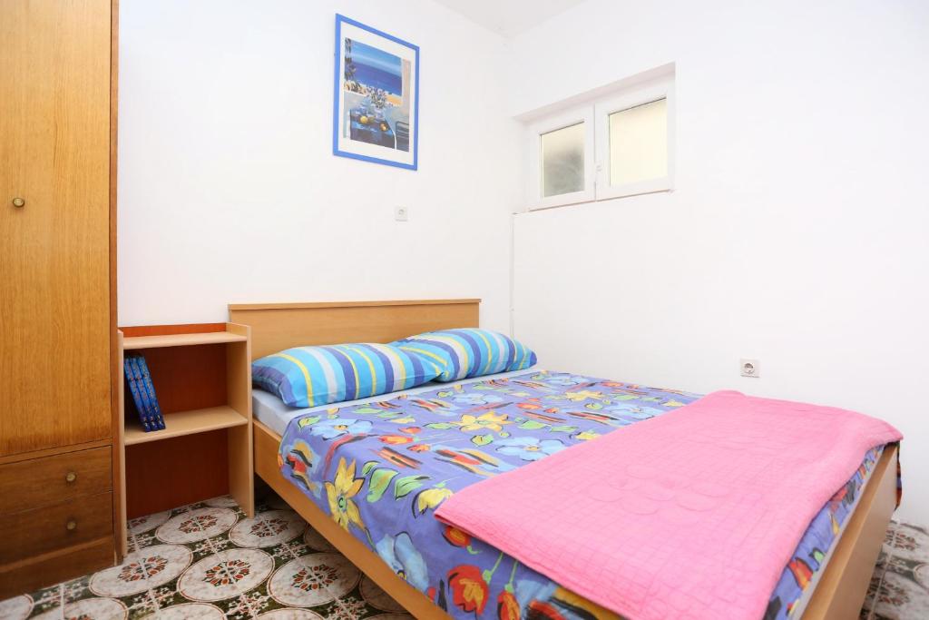 Fotografia z galérie ubytovania Apartments by the sea Vinisce, Trogir - 8659 v destinácii Vinišće