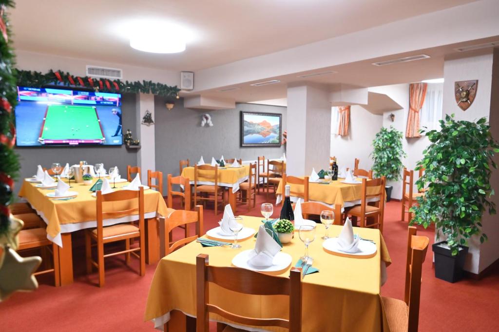 Posezení v ubytování Hotel Rothmans-Breakfast - Free parking - Lobby