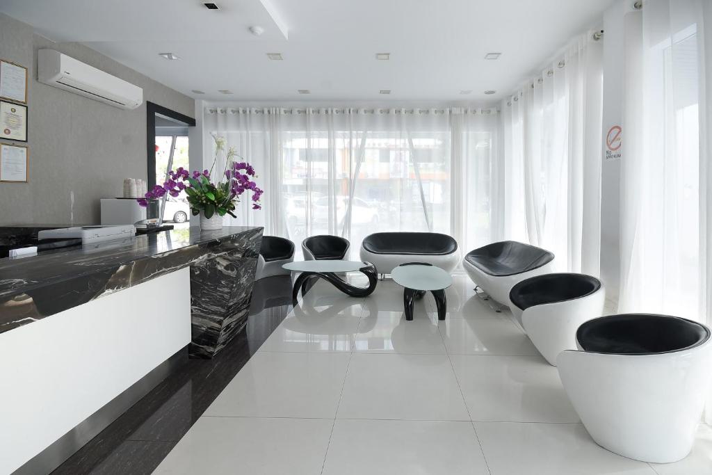 Posezení v ubytování Super OYO 977 Hong Kong Suites