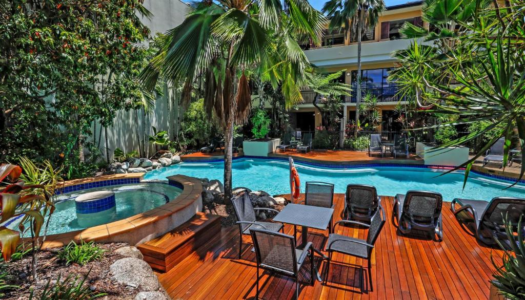 Bazén v ubytování BOHO Bliss In The Best Position In Town, King Bed, 2 Pools, Free WIFI And Undercover Parking nebo v jeho okolí