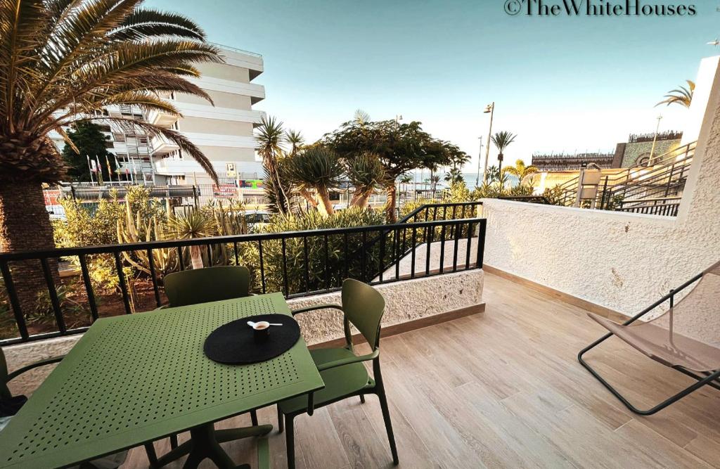 A balcony or terrace at The Little Jewel with Ocean View - Las Americas