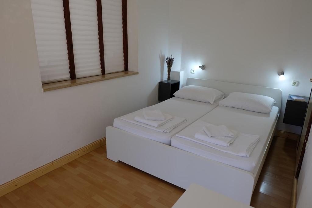 Apartments Golubic - 5