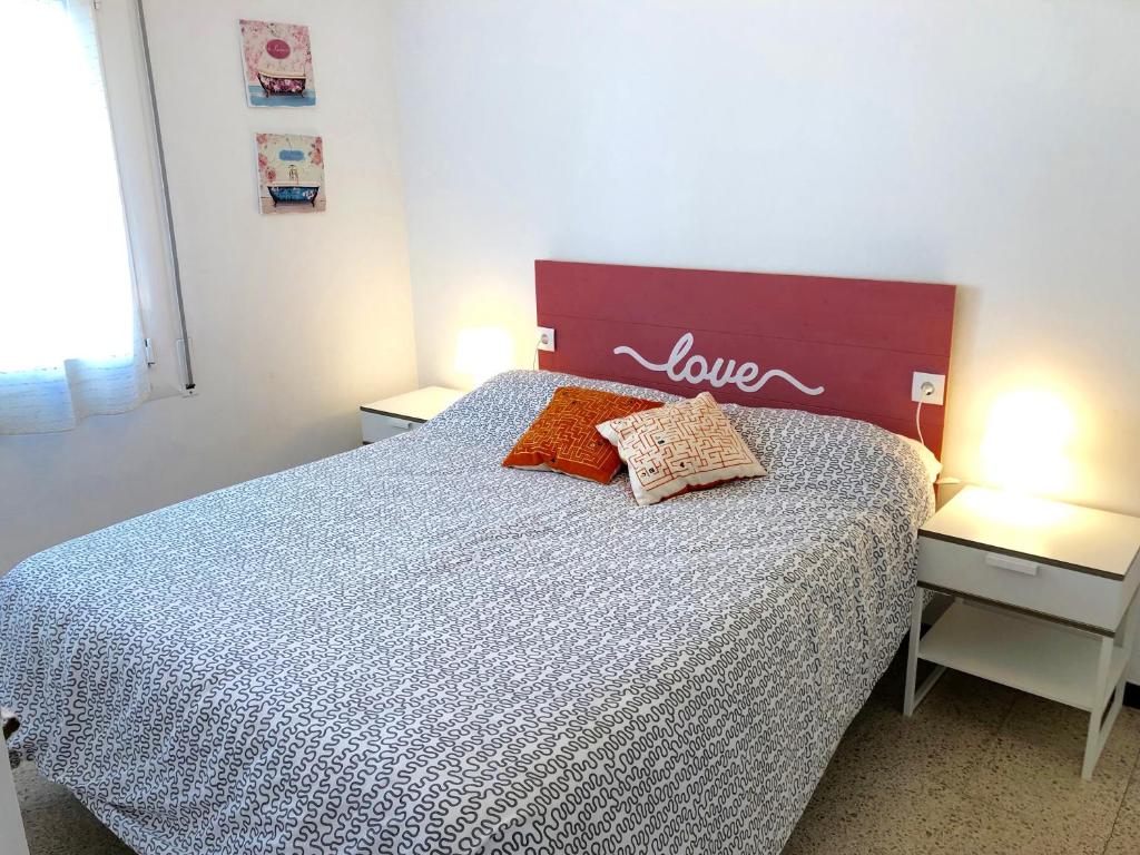Posteľ alebo postele v izbe v ubytovaní APARTAMENTOS AQUARIUM. 150 METROS PLAYA.
