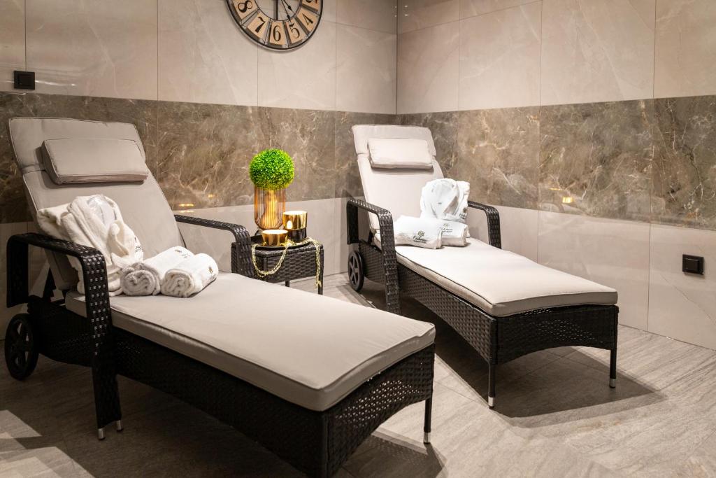 Postel nebo postele na pokoji v ubytování Wellness Hotel Edelweiss