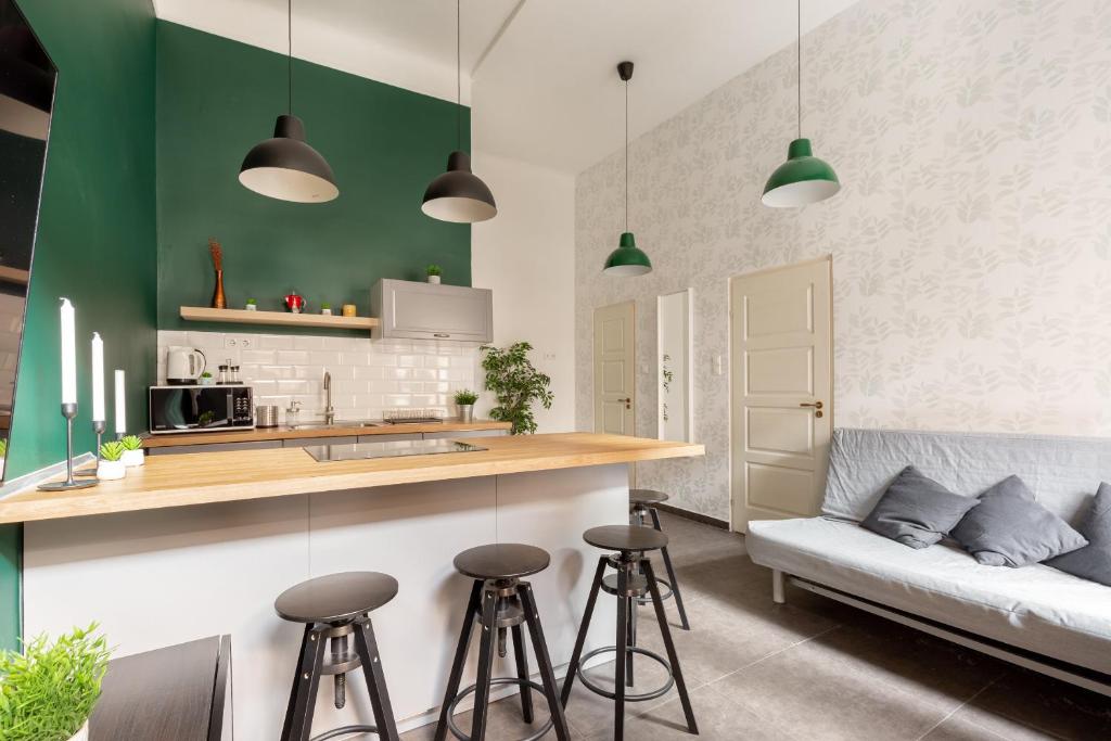Kuchyňa alebo kuchynka v ubytovaní D63 Dohány Apartment