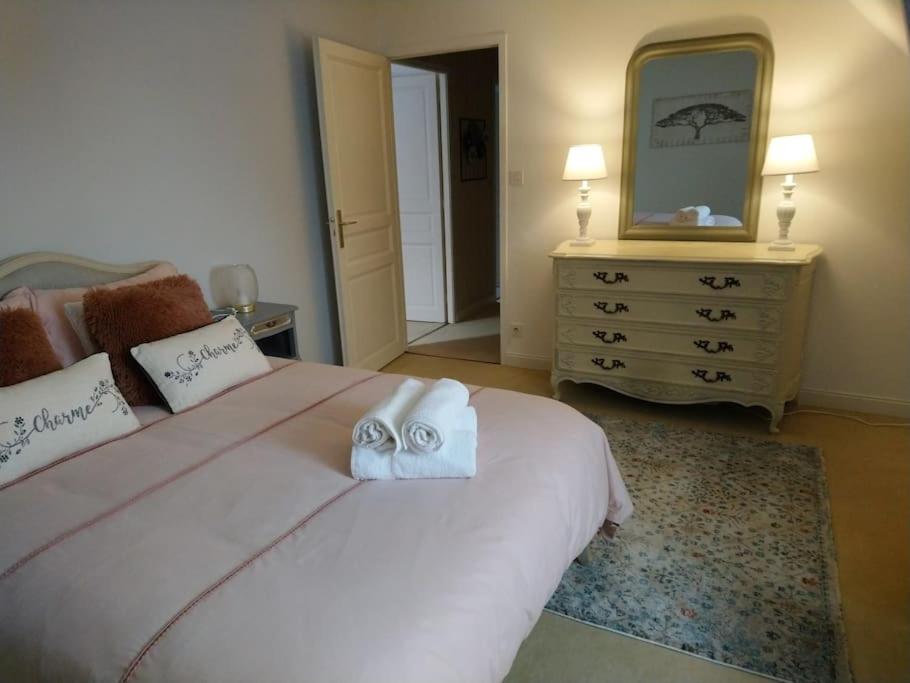 Posteľ alebo postele v izbe v ubytovaní Villa avec piscine entre Beauval et châteaux*