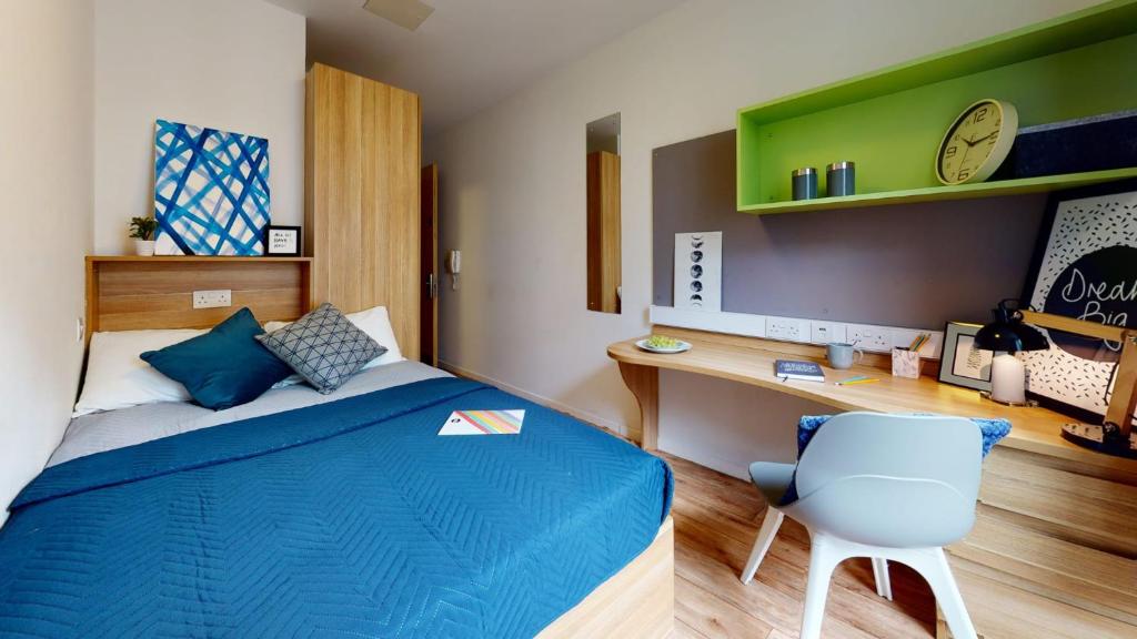 Private Bedrooms and Studios minutes away from Wembley Stadium at Sterling Court - 