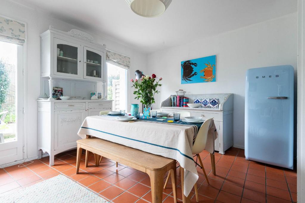 Kuchyňa alebo kuchynka v ubytovaní Maison pour 6 - Noirmoutier - Terrasse