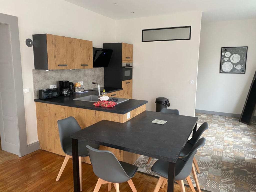 Les 4 flocons à 100m lac et du centre ville , wifi, parking, sauna - 6