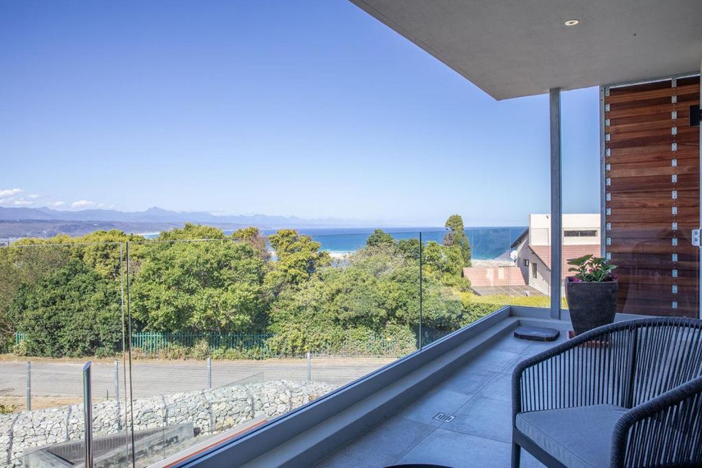 Hilltop Bayview Luxury Apartments - Image 43