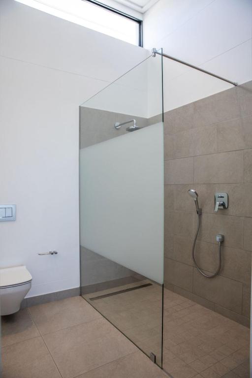 Hilltop Bayview Luxury Apartments - Image 24