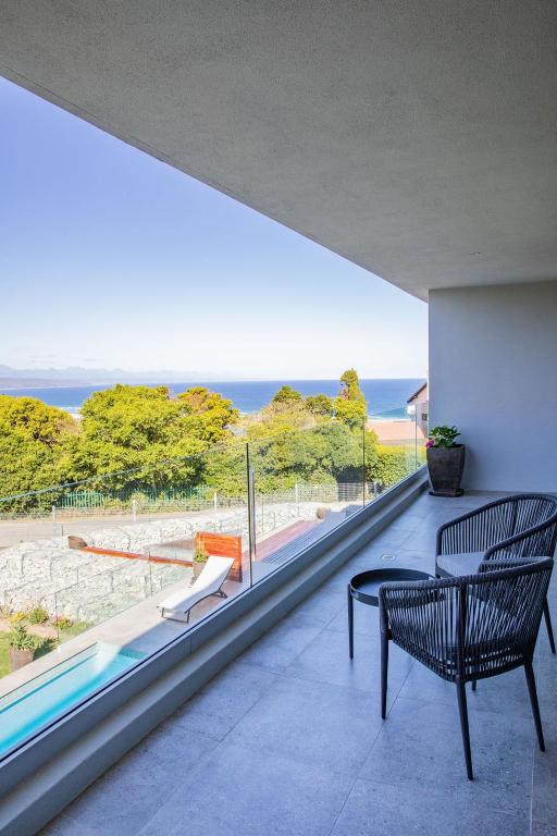Hilltop Bayview Luxury Apartments - Image 27