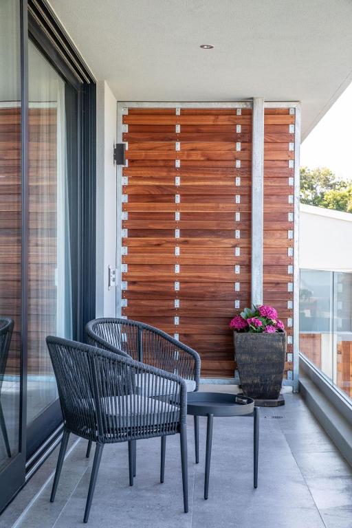 Hilltop Bayview Luxury Apartments - Image 30