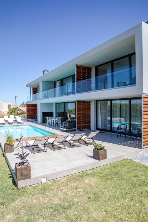 Hilltop Bayview Luxury Apartments - Image 7